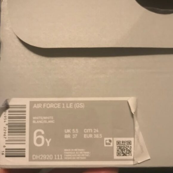 Brand New Nike Air Force 1s - Size 6Y - Picture 2 of 2